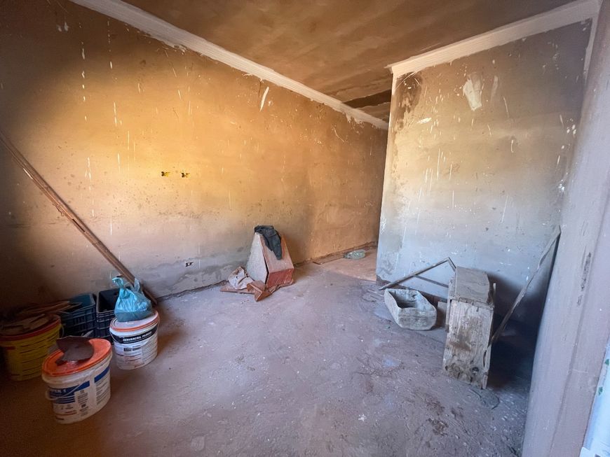 CASA MODERNA COM DUAS SUÍTES