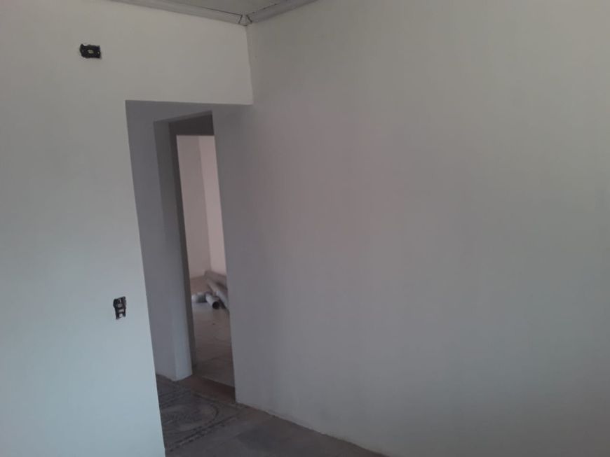 CASA COM AMPLO ESPAÇO NO JD LIBANO