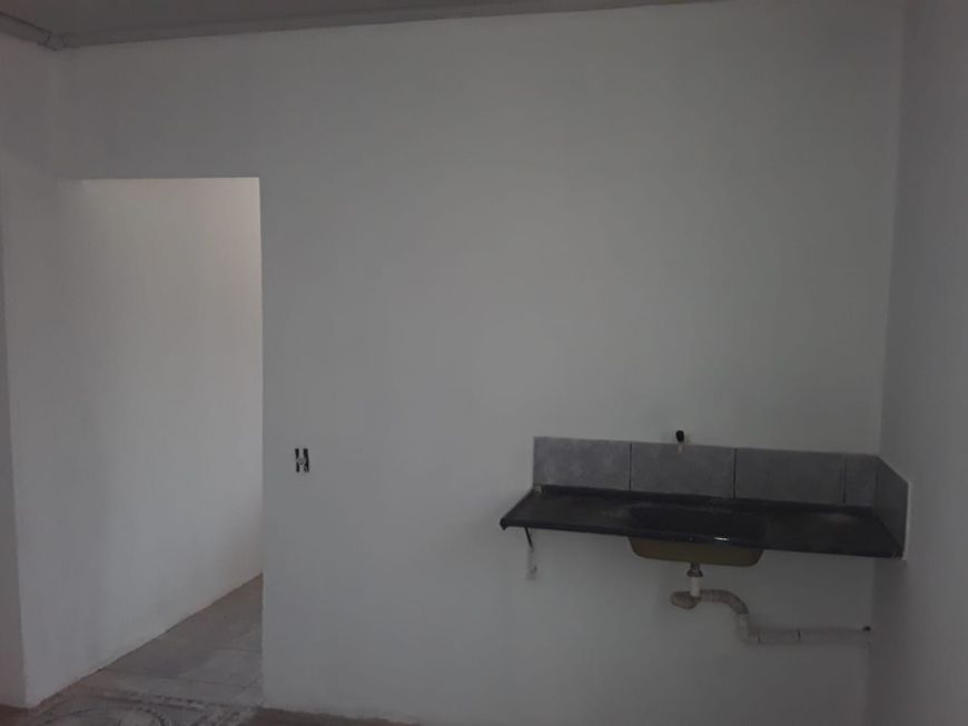 CASA COM AMPLO ESPAÇO NO JD LIBANO