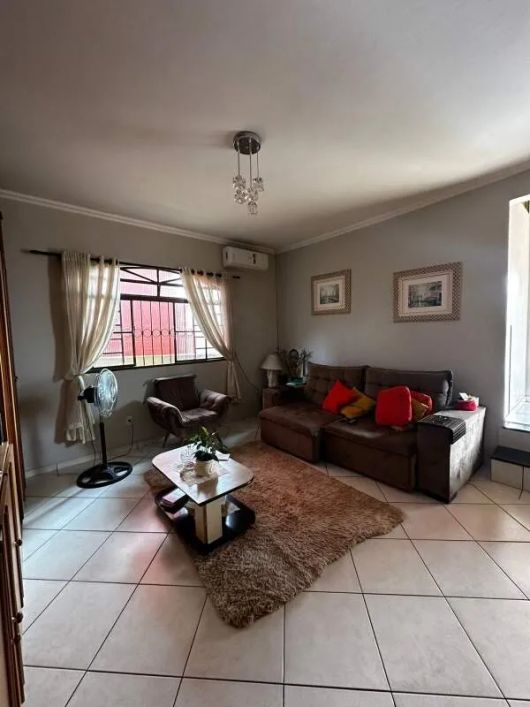 Casa térrea espaçosa e aconchegante á 05 minutos do Shopping Campo Grande!