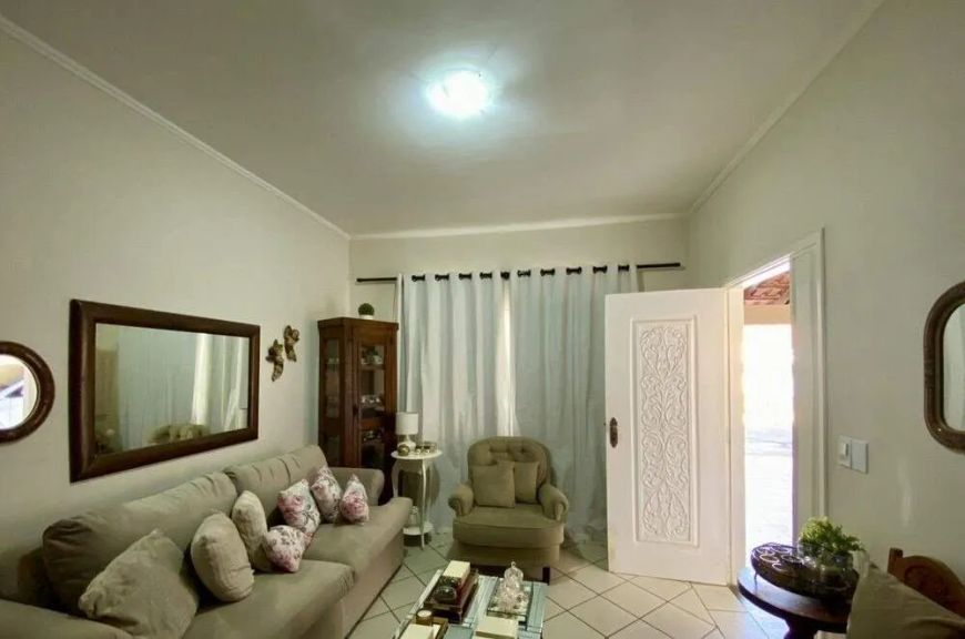 Excelente casa térrea com 03 quartos no Jardim Autonomista!