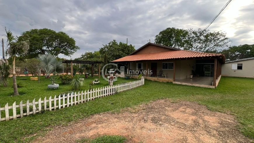 Chácara à venda em Campo Grande-MS, bairro Chácara das Mansões: 2 quartos, 1 suíte, 2 salas, 2 banhe