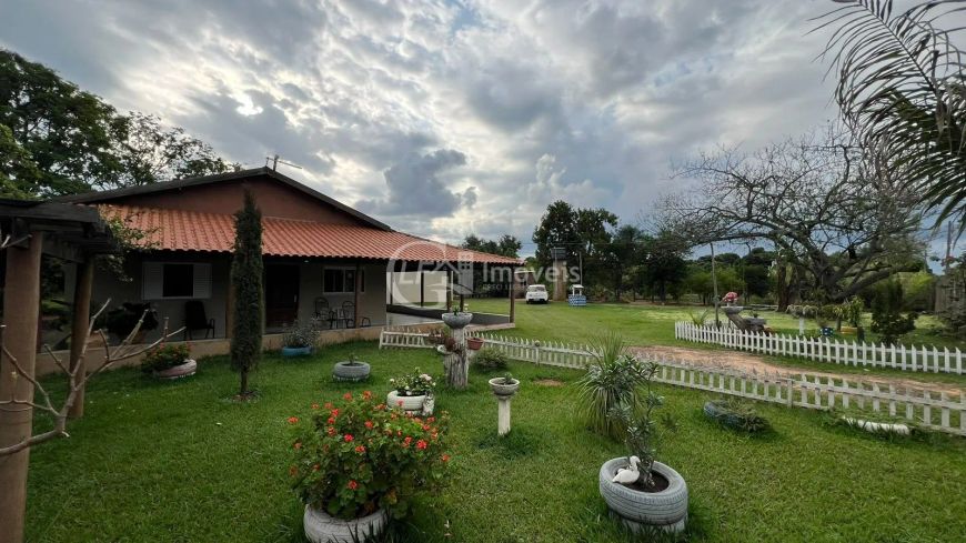 Chácara à venda em Campo Grande-MS, bairro Chácara das Mansões: 2 quartos, 1 suíte, 2 salas, 2 banhe
