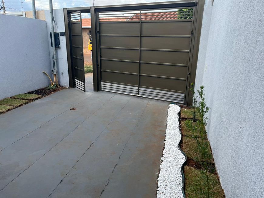 Casa com suíte no Centenário