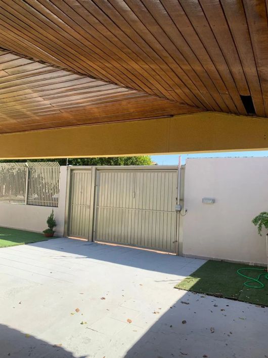 CASA À VENDA COM PLACA SOLAR NO JD. IMÁ