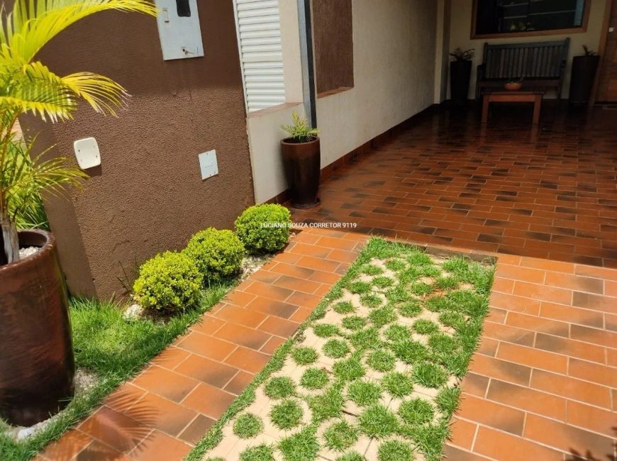 Casa em condomínio, rico em planejados!