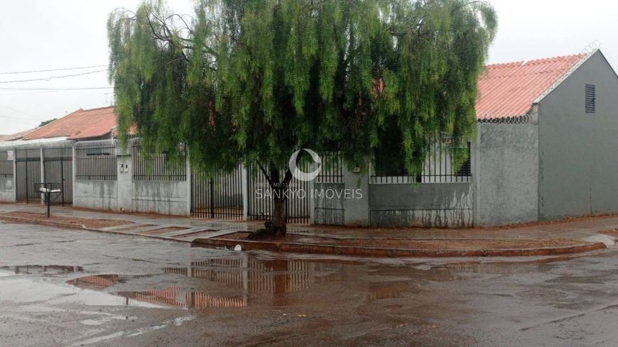 Residência com 2 Quartos, com Localização Privilegiada Próxima à Avenida e ao Comércios