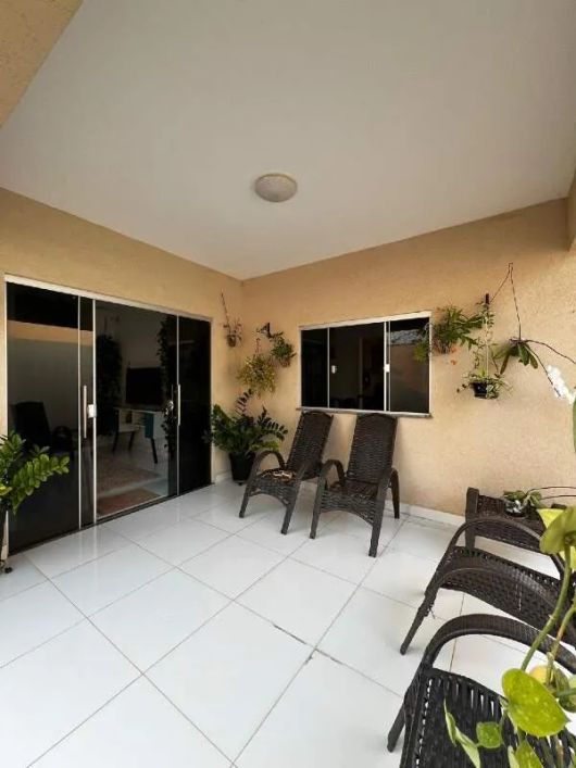 Excelente casa térrea com 02 kitnetes nos fundos!!!