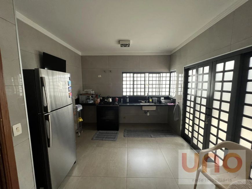 Casa à venda 4 Suítes no Chácara Cachoeira em Campo Grande