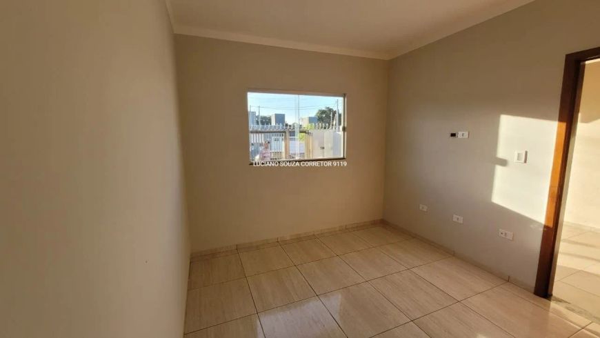 Imóvel com ótimo terreno, no asfalto!