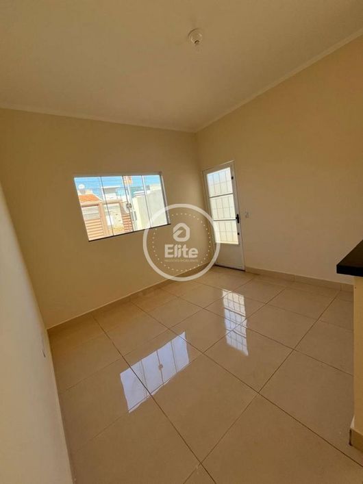 Casa com Suíte e 2 quartos , Entrada Reduzida no Jardim Columbia