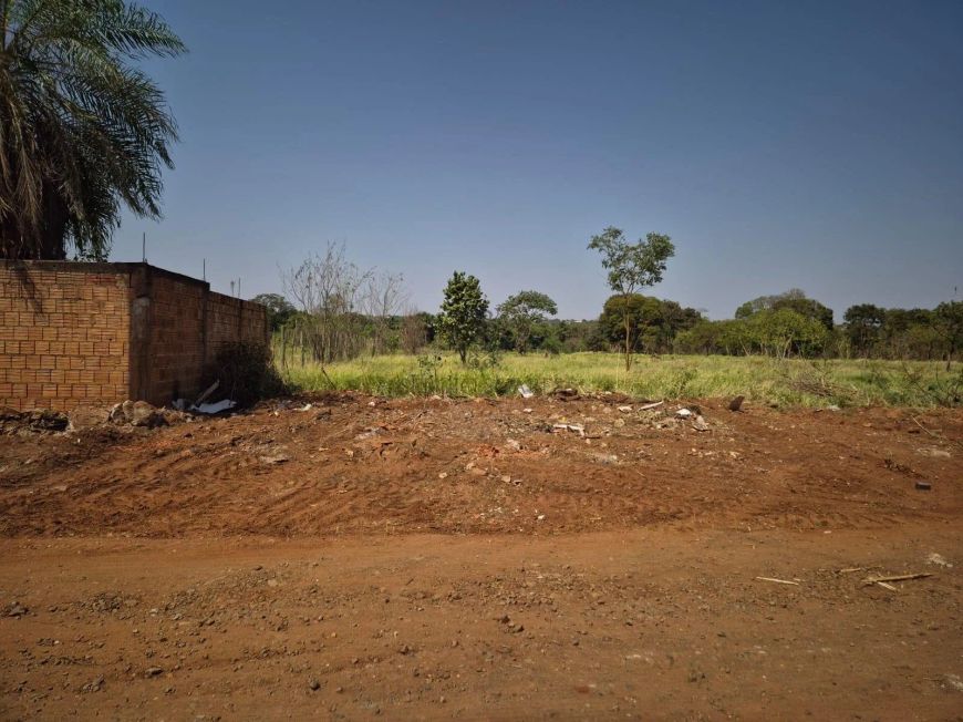 Lote / Terreno em Jardim Morenao - Campo Grande