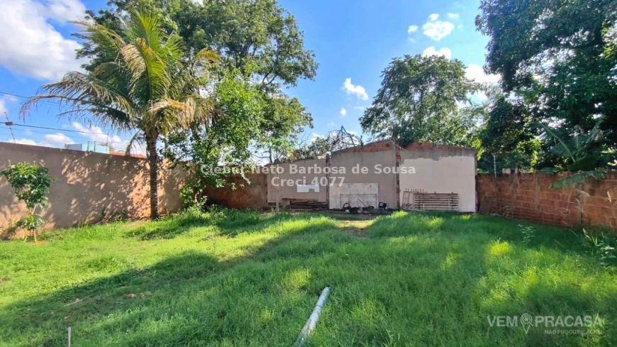 VENDO TERRENO DE ESQUINA MEDINDO 450 M²