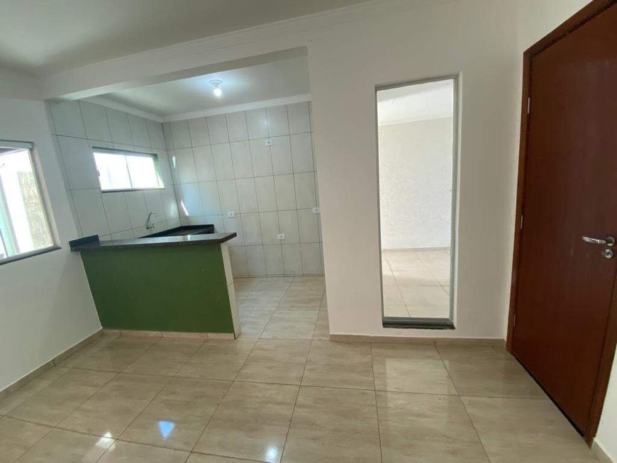 Lindo sobrado, Atrás do Atacadão.