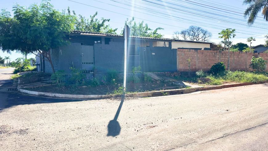 ESQUINA COM AVENIDA CANDIDO GARCIA DE LIMA