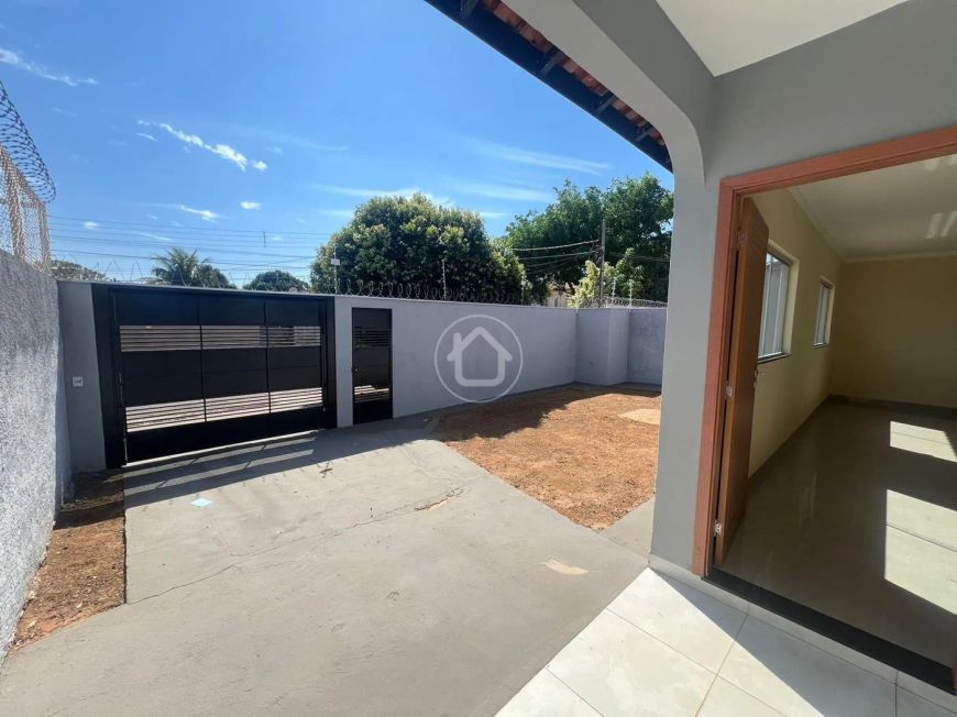 CASA 3 QUARTOS - JARDIM PANAMÁ