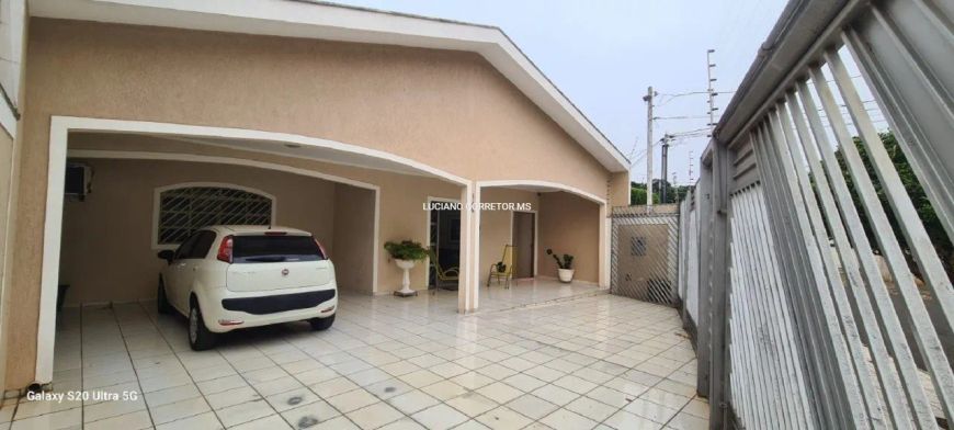 Casa com piscina na Vila Planalto!