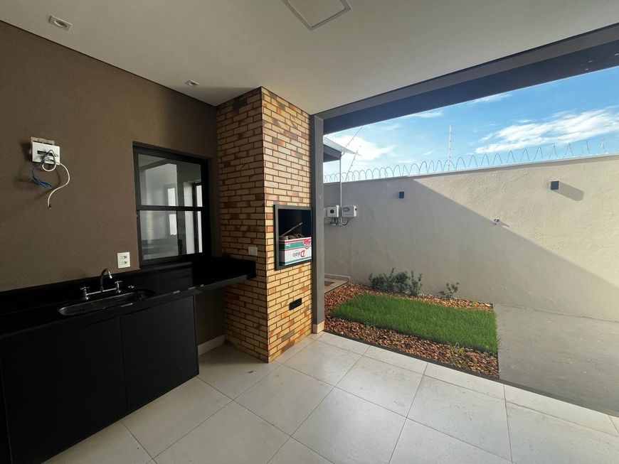 Imperdível! Casa à venda no Condomínio Alto Parque com 3 suites