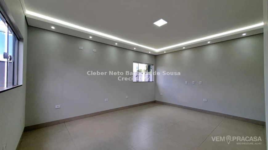 2 Suítes, Sobra de terreno na lateral e excelente acabamento