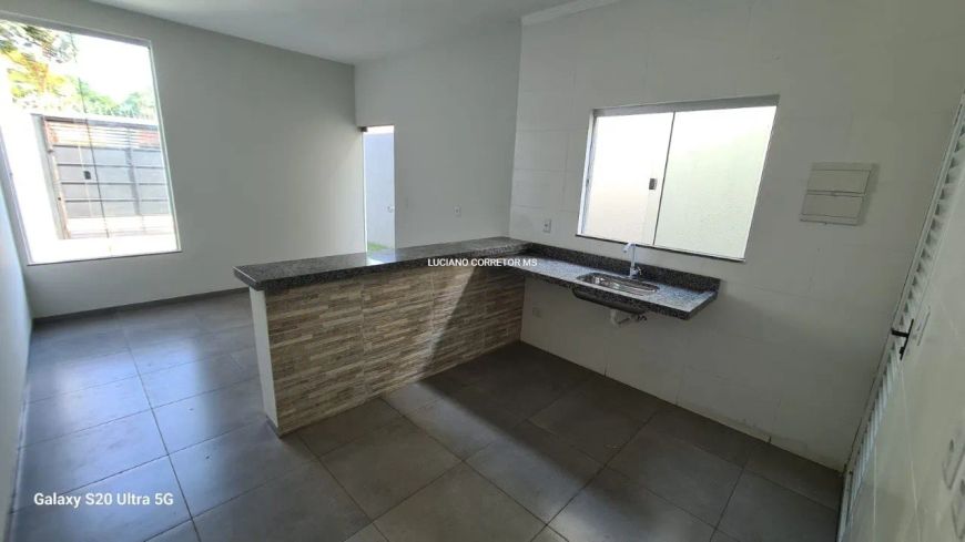 Ótima localização, com suíte e sobra de terreno!