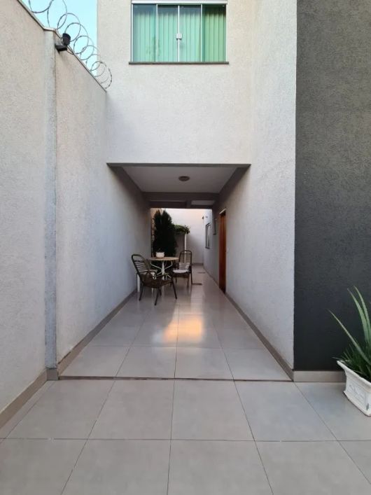 Sobrado à venda, 3 quartos, Vila Carlota - Campo Grande/MS