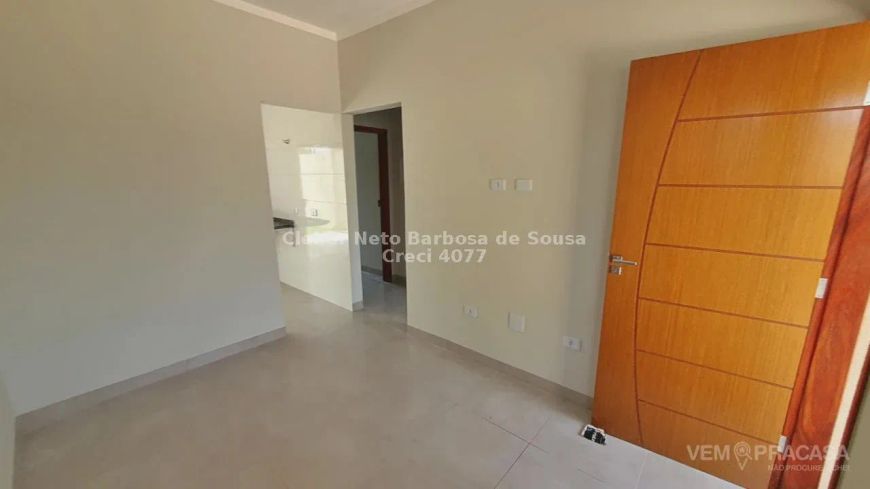 2 Dormitórios e espaço aos fundos