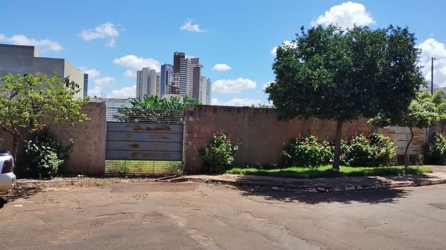 Terreno próximo ao shopping Campo Grande.