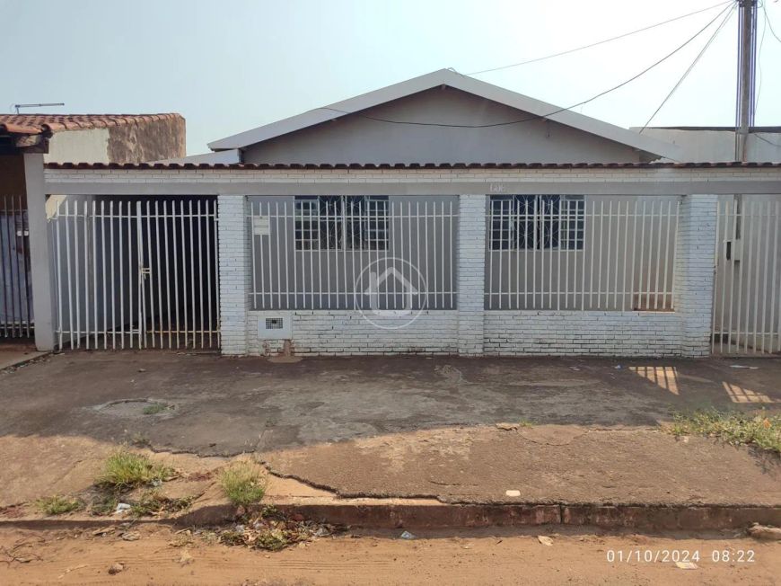 CASA EM REFORMA COM 4 DORMITÓRIOS