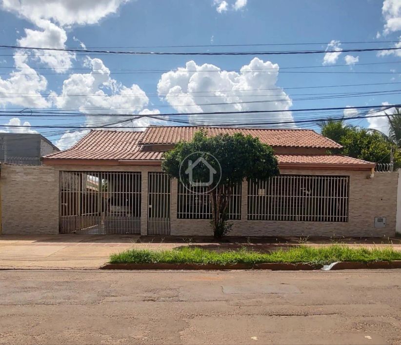 CASA 3 DORMITORIOS REGIÃO MILITAR