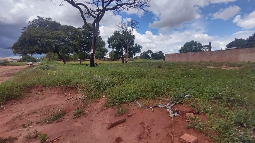 Venda Excelente terreno de esquina Bom para comércio.