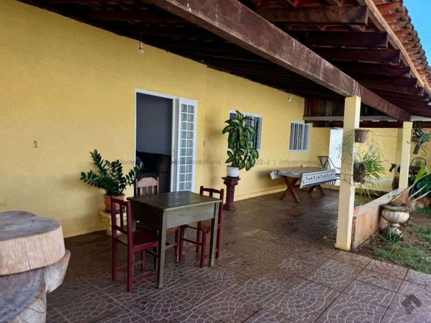 Imóvel para venda tem 125 metros quadrados com 3 quartos em Residencial Oliveira - Campo Grande - MS