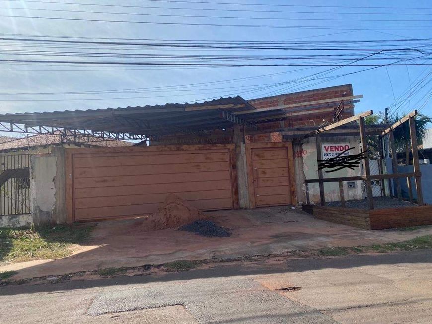 Terreno com construção inacabada Vila Planalto!