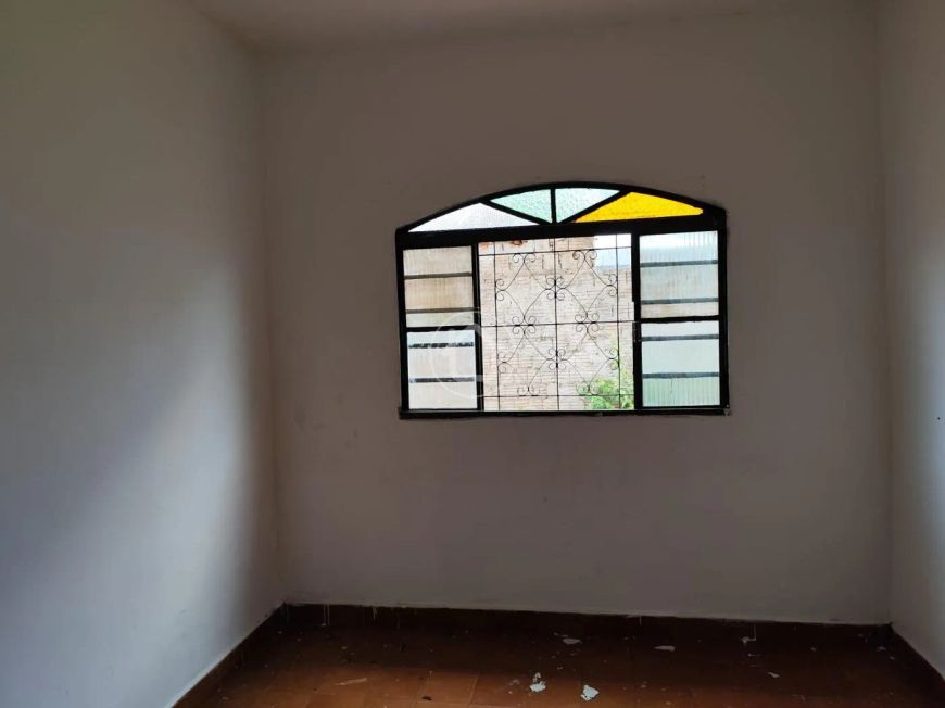 AMPLO TERRENO EM BOA LOCALIDADE