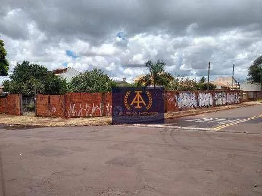 TERRENO DE ESQUINA NA PLANALTO