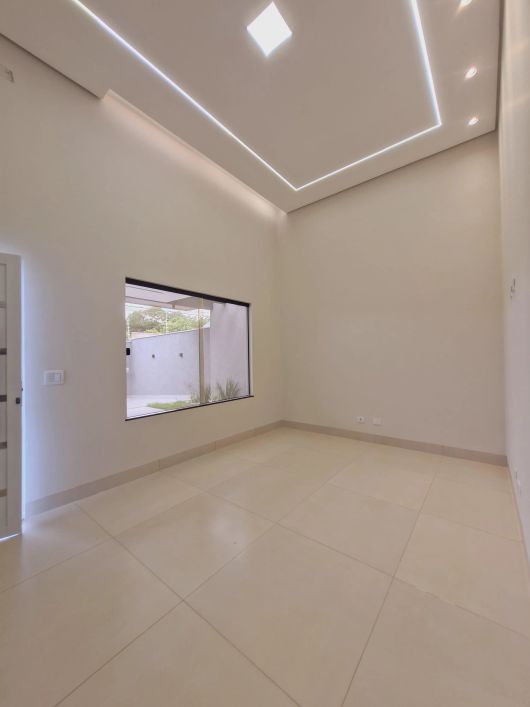 Belíssima casa recém construída - Excelente localização Rita Vieira