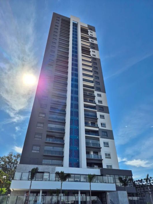 Apartamento para venda tem 77 metros quadrados com 2 quartos