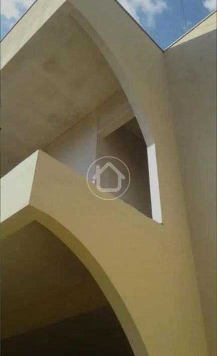 SOBRADO 3 QUARTOS SENDO 1 SUITE