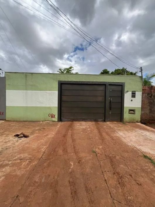 Casa térrea no Pioneiros, aceita permuta por imóvel comercial!