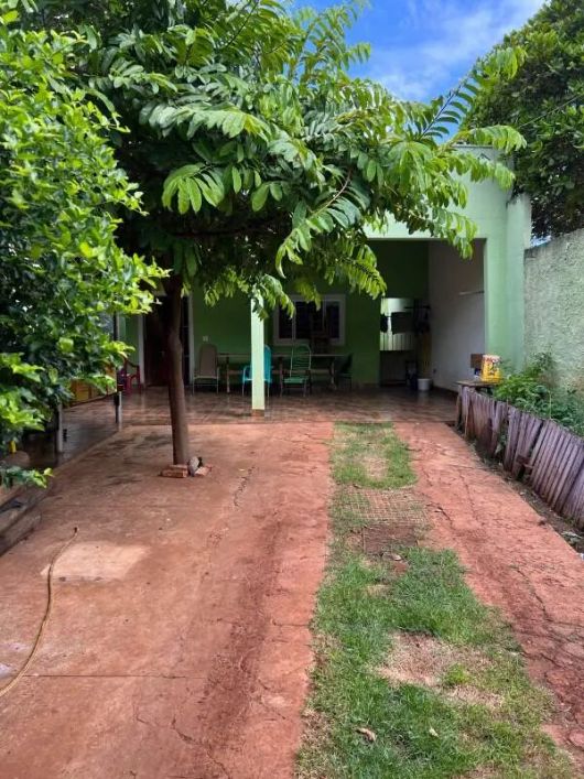Casa térrea no Pioneiros, aceita permuta por imóvel comercial!