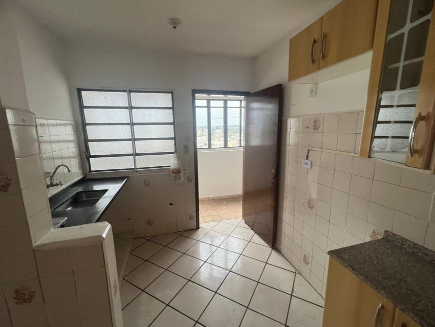 APARTAMENTO COM 3 QUARTOS NO CENTRO