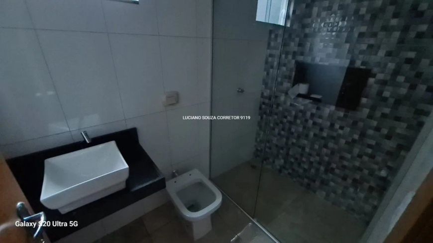 Ótimo valor c/ suíte, 1 quarto e sobra de terreno!