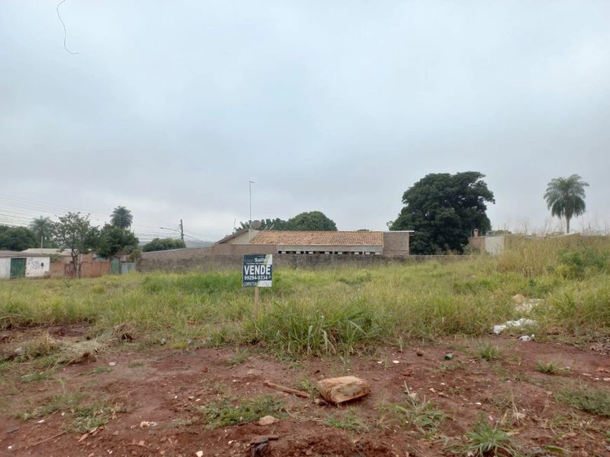 Terreno para venda tem 396 metros quadrados em Jardim Colúmbia - Campo Grande - MS