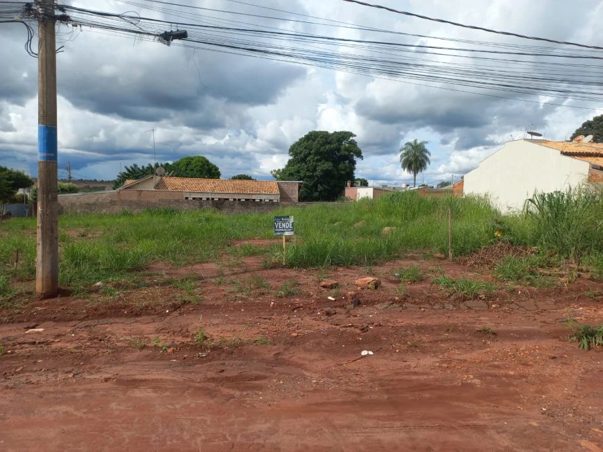 Terreno para venda tem 396 metros quadrados em Jardim Colúmbia - Campo Grande - MS