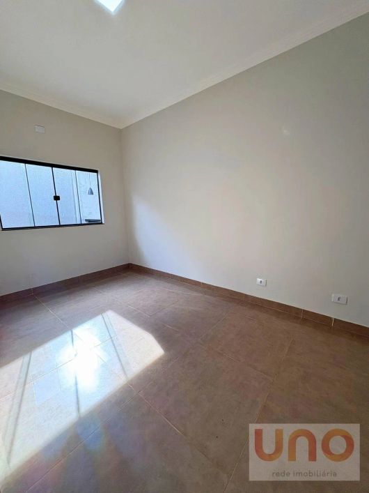 Casa à venda com 3 quartos, sendo 1 suíte e churrasqueira