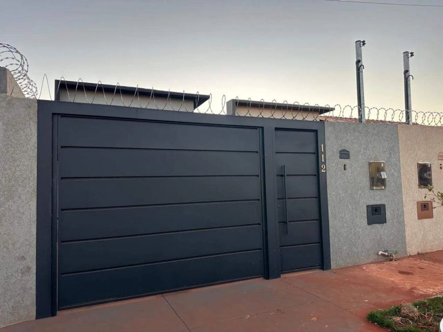 Excelente casa térrea com 03 quartos no Jardim Aero Rancho!!