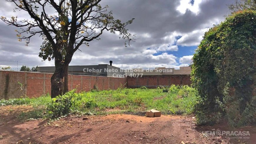VENDO TERRENO DE 612 M², ENTRADA DE R$200 MIL !!