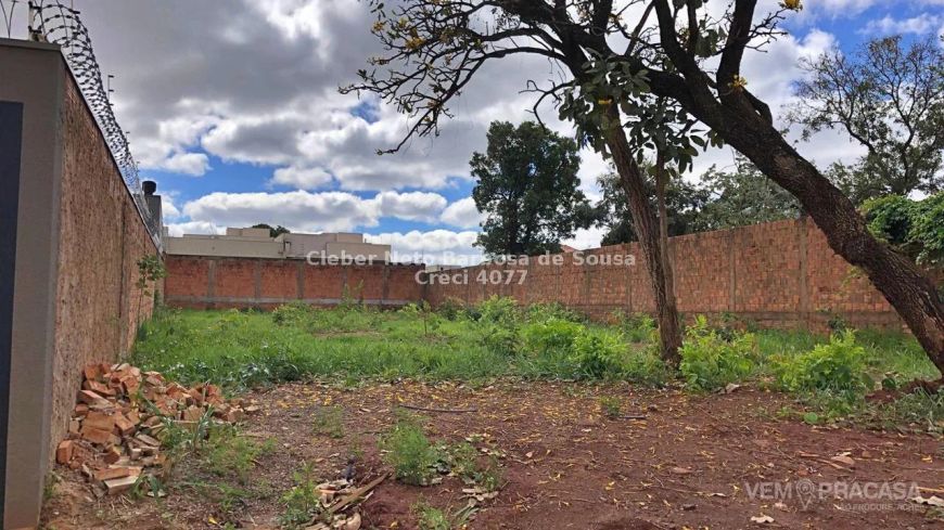 VENDO TERRENO DE 612 M², ENTRADA DE R$200 MIL !!