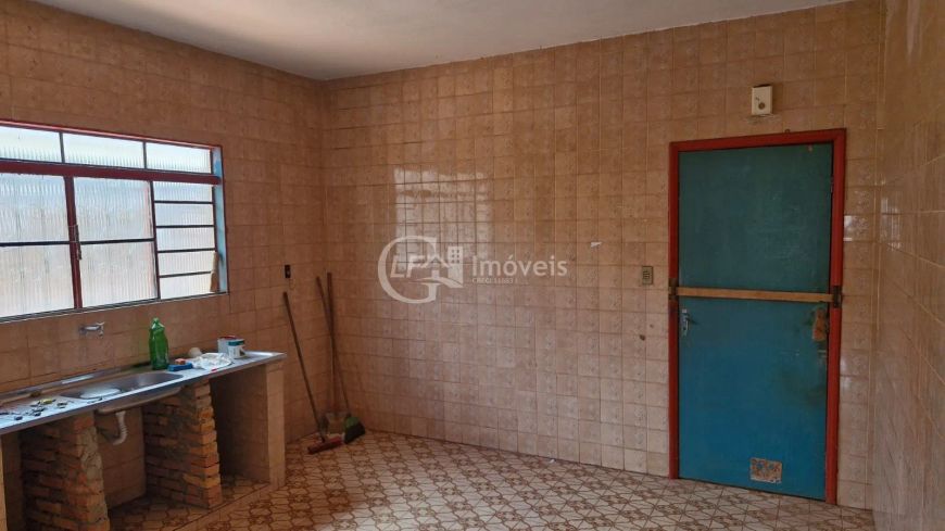 Imperdível oportunidade de investimento em casa com 3 quartos e 114,33m² na Vila Santo Amaro, Campo
