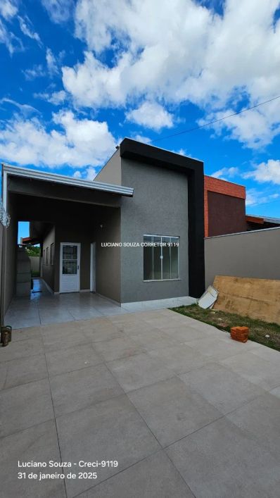 Linda casa com suíte e 2 quartos1