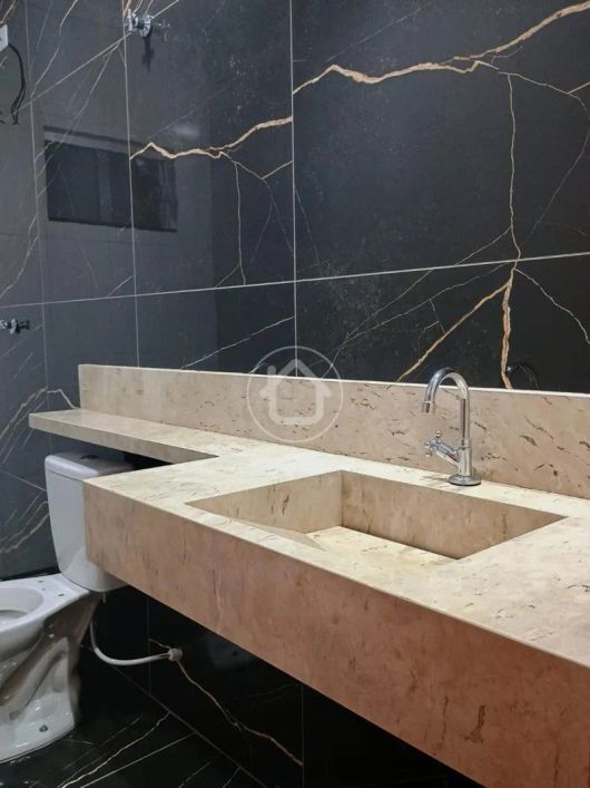 IMÓVEL NOVO COM 3 QUARTOS 1 SENDO SUITE